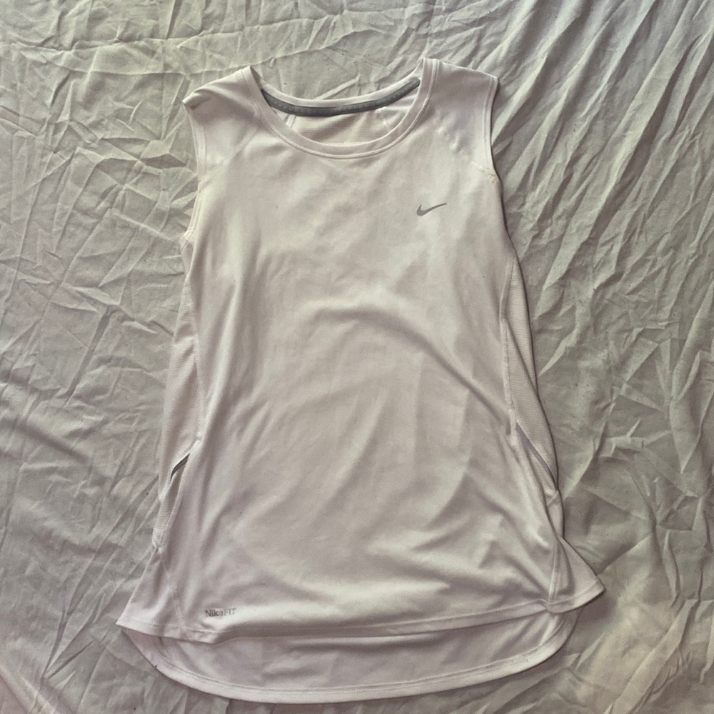 Women’s Nike FIT DRY Size M